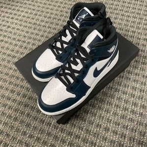 Jordan 1 Mid Armory Blue size 6.5y or 8 women